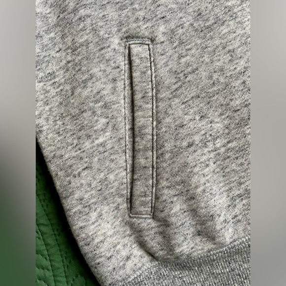 UNIQLO kid’s unisex zip hoodie. - Picture 8 of 9